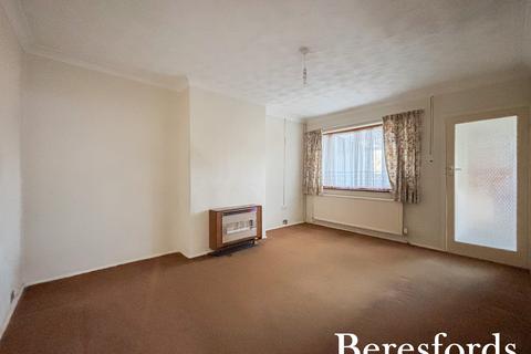 2 bedroom bungalow for sale, Hornbeam Avenue, Upminster, RM14