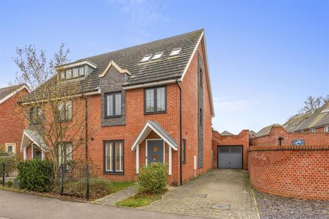 4 bedroom semi-detached house for sale, Doolittle Avenue, High Wycombe HP11