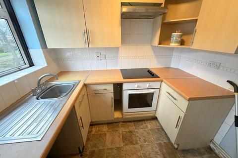 undefined, Lullington Close, Luton, LU2 8QY
