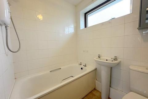 undefined, Lullington Close, Luton, LU2 8QY