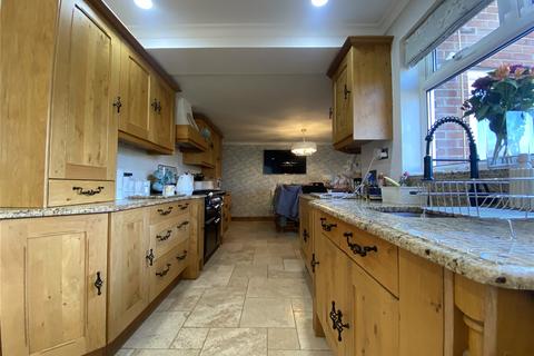 4 bedroom semi-detached house to rent, Horsey Lane, Bridgwater, Somerset, TA7