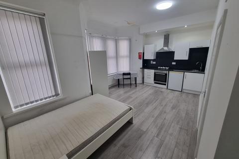 Studio to rent, Newport Road, Cardiff CF24