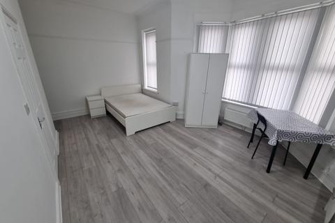 Studio to rent, Newport Road, Cardiff CF24