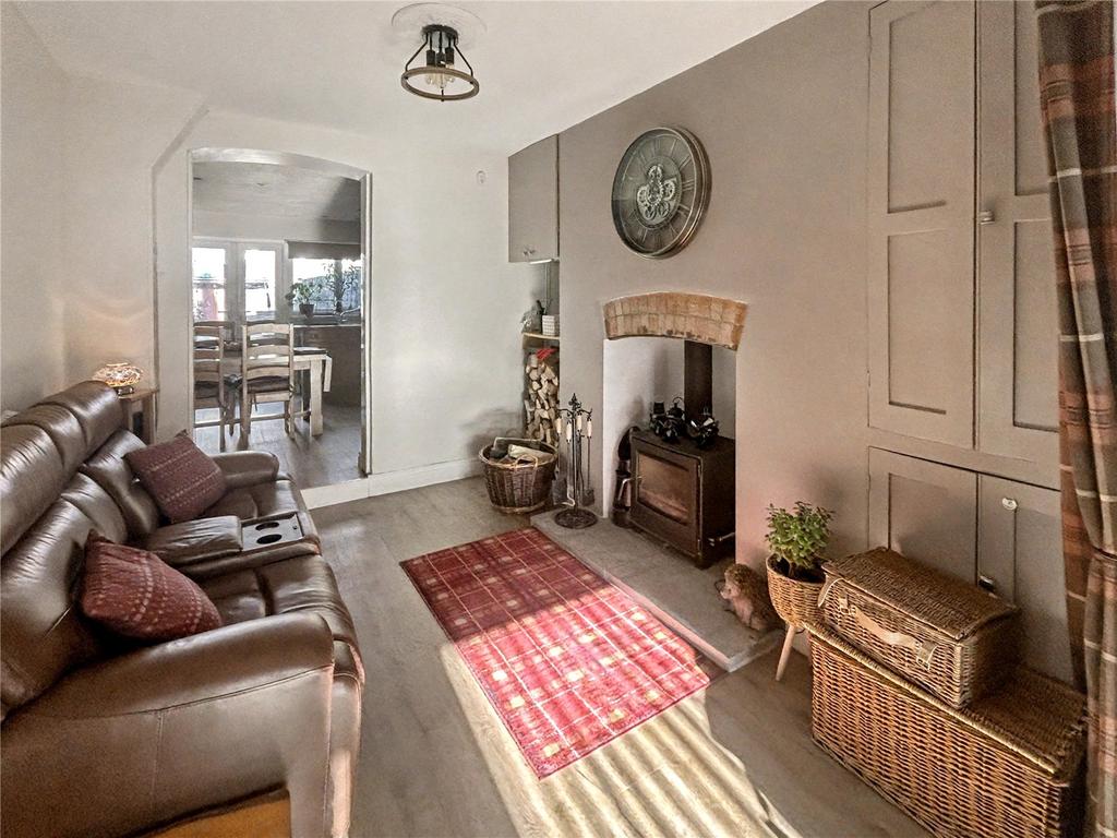 Snug/Dining Room