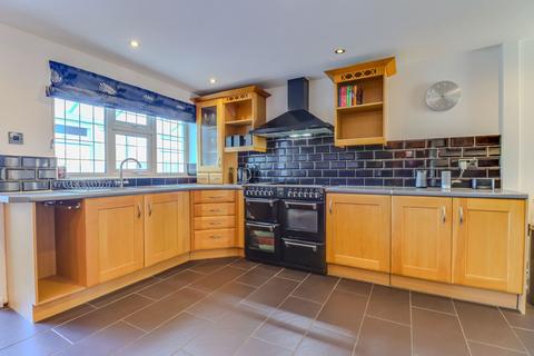 4 bedroom semi-detached house for sale, Kirloe Avenue, Leicester Forest East, LE3
