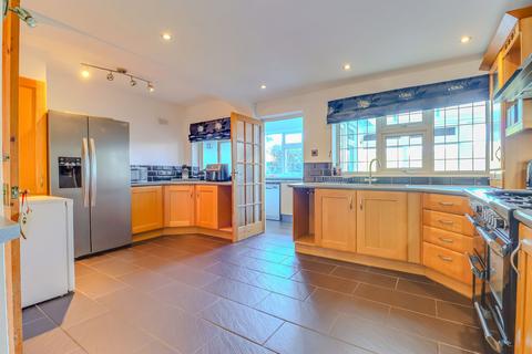 4 bedroom semi-detached house for sale, Kirloe Avenue, Leicester Forest East, LE3