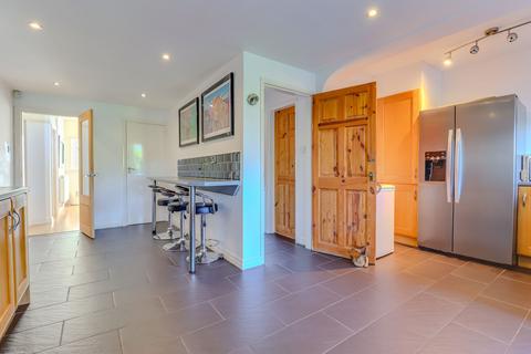 4 bedroom semi-detached house for sale, Kirloe Avenue, Leicester Forest East, LE3