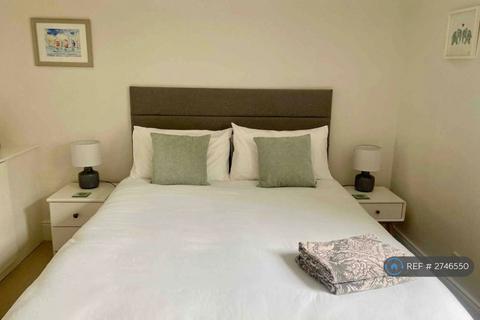 2 bedroom flat to rent, Hillpark Court, Edinburgh, EH4