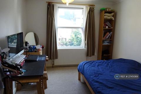 2 bedroom flat to rent, Westerfield Road, London, N15