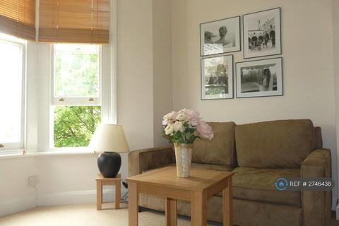 1 bedroom flat to rent, Sinclair Road, London, W14