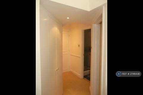 1 bedroom flat to rent, Sinclair Road, London, W14