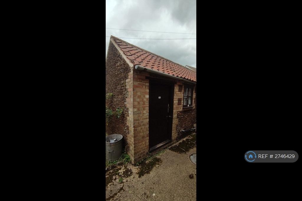 Outbuilding With w/m Plumbing