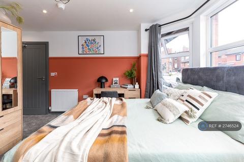 1 bedroom in a house share to rent, Station Road, Reddish, Stockport, SK5