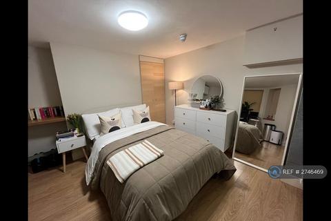 Studio to rent, Holmdale Road, London, NW6