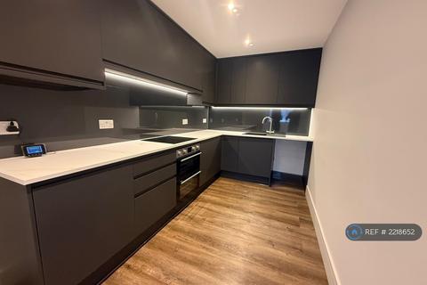 1 bedroom flat to rent, Magpie Hall Road, Chatham, ME4
