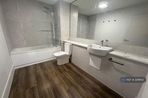 1 bedroom flat to rent, Magpie Hall Road, Chatham, ME4