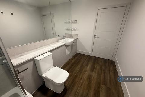 1 bedroom flat to rent, Magpie Hall Road, Chatham, ME4