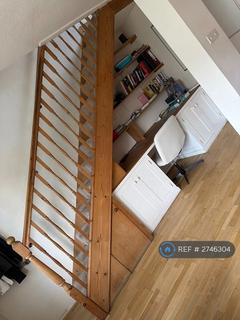 1 bedroom in a house share to rent, Hardy Road, London, SW19