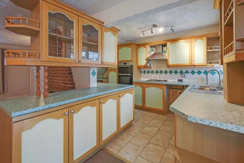 3 bedroom terraced house for sale, Falkenham Rise, Basildon, Essex, SS14 2JF