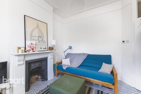 2 bedroom flat for sale, Dunstans Road, London