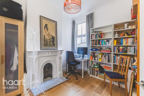 2 bedroom flat for sale, Dunstans Road, London