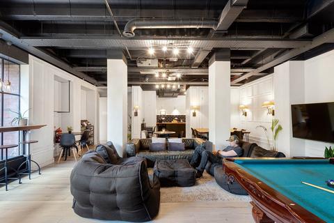 undefined, Staines Road, Hounslow TW3