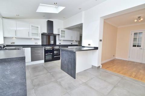3 bedroom semi-detached house to rent, Leybury Way, Scraptoft, Leicester, Leicestershire, LE7 9UB