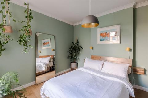 2 bedroom apartment for sale, Cleveland Street, London W1T
