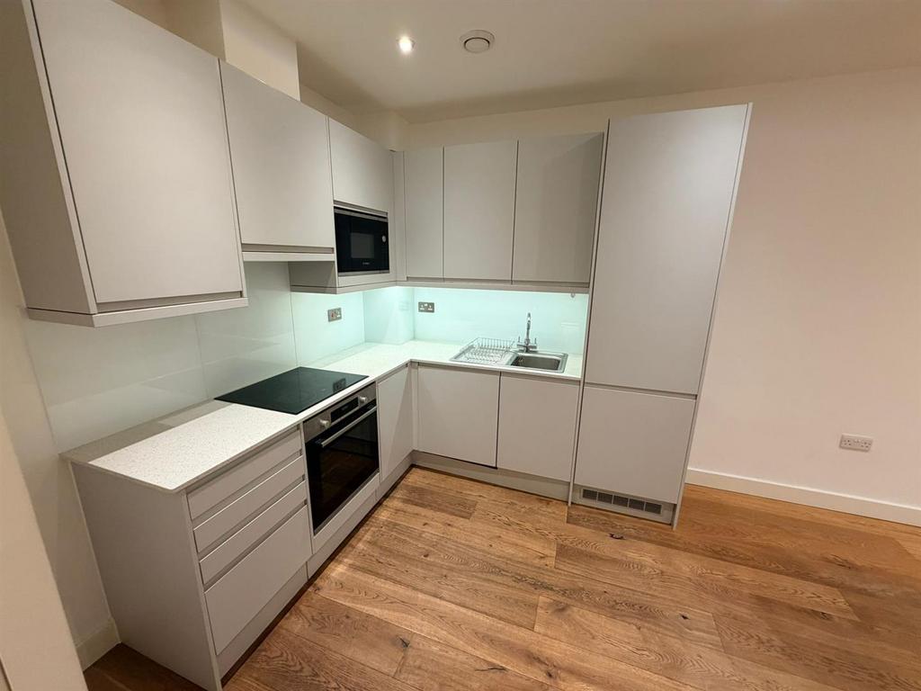 Flat 36 3 Vista Court l.jpg