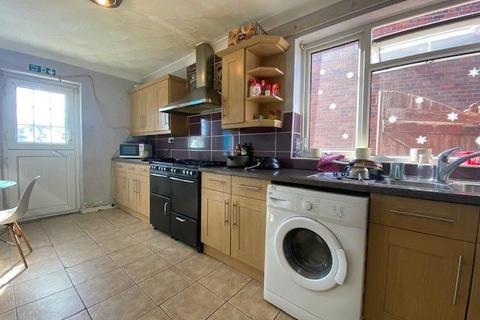 1 bedroom in a house share to rent, Room 4, Carr House Road