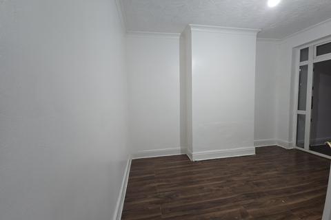 3 bedroom terraced house to rent, Aubrey Road, Small Heath B10