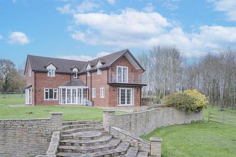 4 bedroom detached house for sale, Willow End Farm Cottage, Blackmore Park Road, Malvern, Worcestershire, WR13