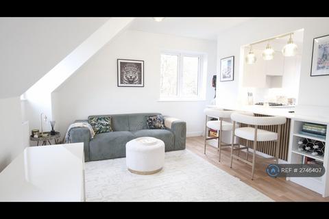 1 bedroom flat to rent, Station Road, Wokingham, RG40