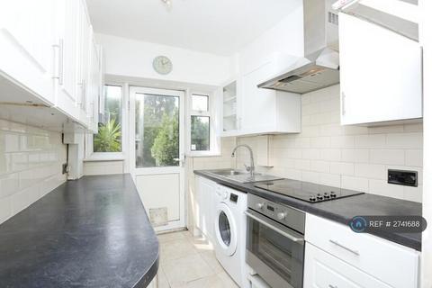 3 bedroom semi-detached house to rent, Shooters Hill Road, London, SE3