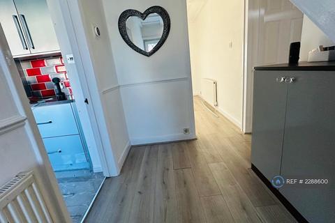 4 bedroom detached house to rent, Westfield Road, Woking, GU22