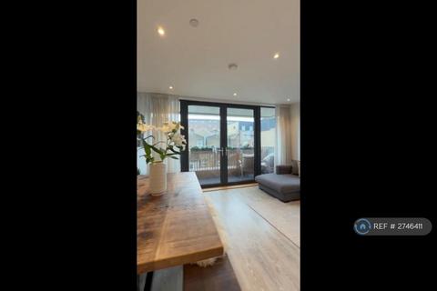 1 bedroom in a flat share to rent, Yorks House, London, SW9