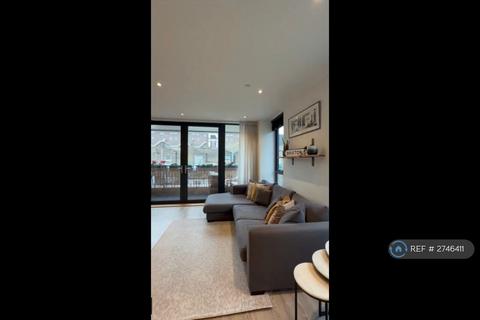 1 bedroom in a flat share to rent, Yorks House, London, SW9