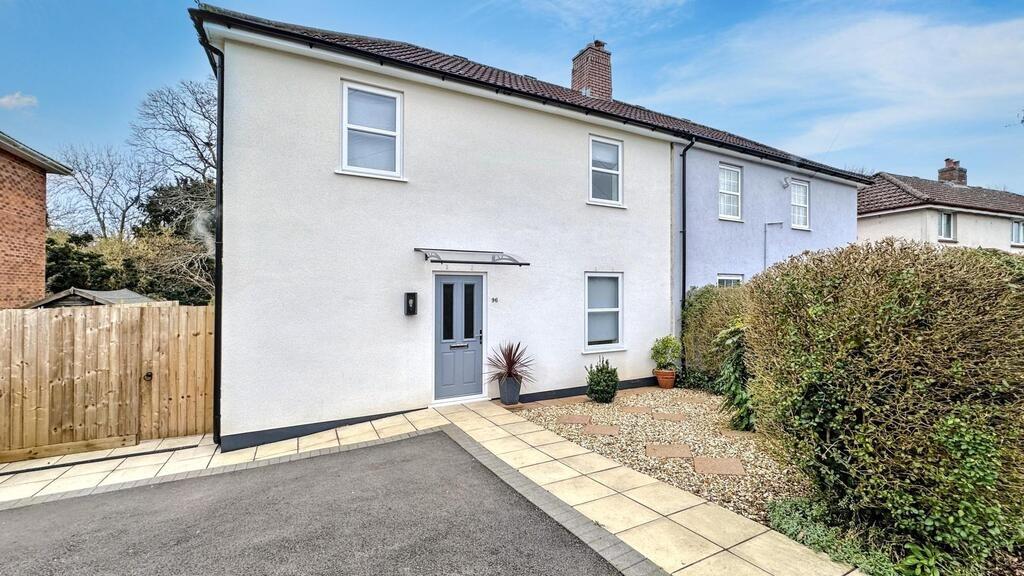 Bright, well-presented semi-detached house with...