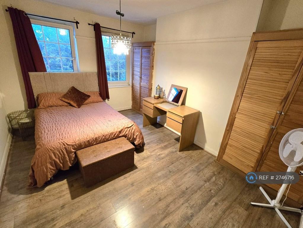 Double Bedroom