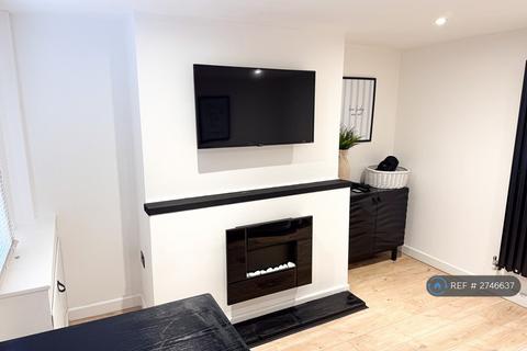 2 bedroom end of terrace house to rent, Birmingham Road, Bromsgrove, B61
