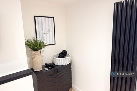 2 bedroom end of terrace house to rent, Birmingham Road, Bromsgrove, B61