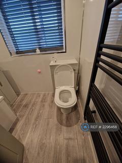 4 bedroom semi-detached house to rent, Seddon Avenue, Manchester, M18