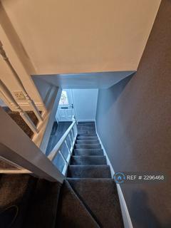 4 bedroom semi-detached house to rent, Seddon Avenue, Manchester, M18