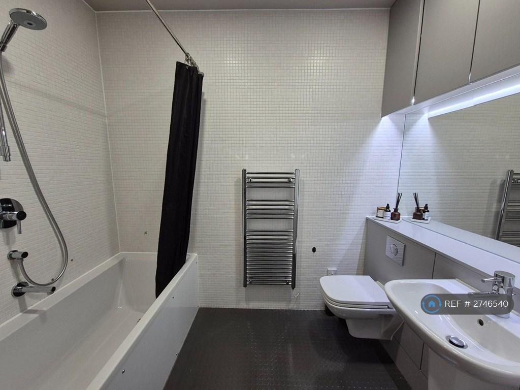 1st Floor Bathroom