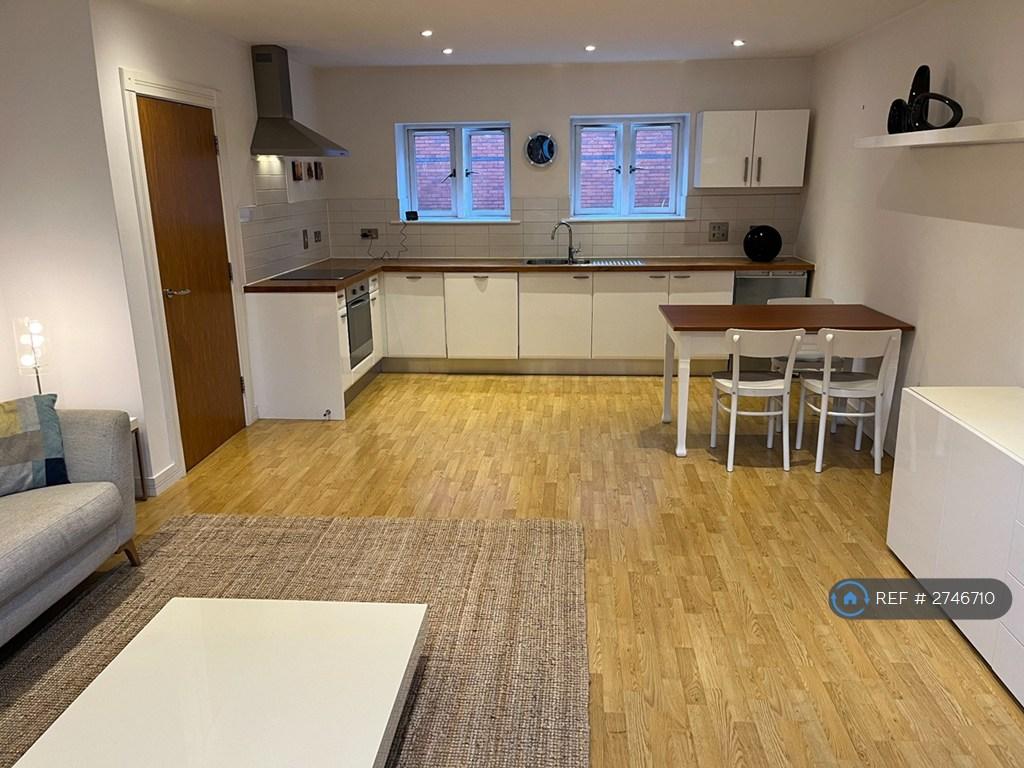 Living / Kitchen