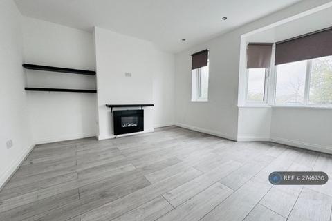 3 bedroom flat to rent, Bitterne Road West, Southampton, SO18