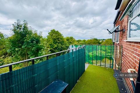3 bedroom flat to rent, Bitterne Road West, Southampton, SO18