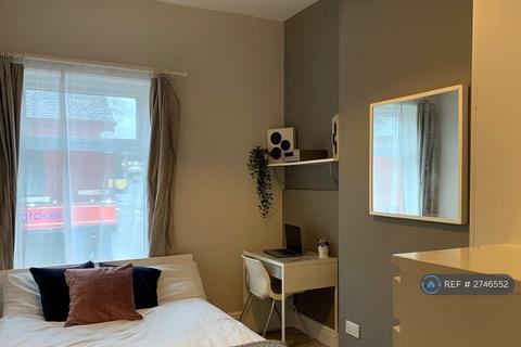 4 bedroom end of terrace house to rent, Edmund Street, Salford, M6