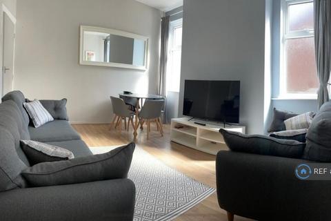 4 bedroom end of terrace house to rent, Edmund Street, Salford, M6