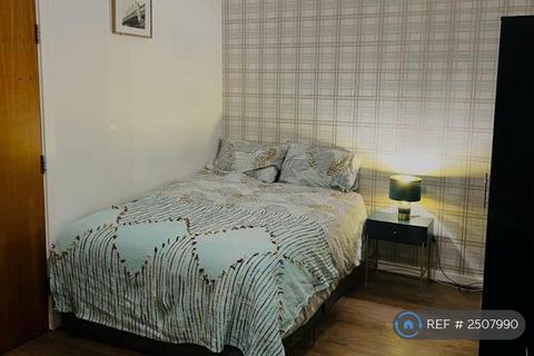 1 bedroom in a house share to rent, Galleons Drive, Barking, IG11